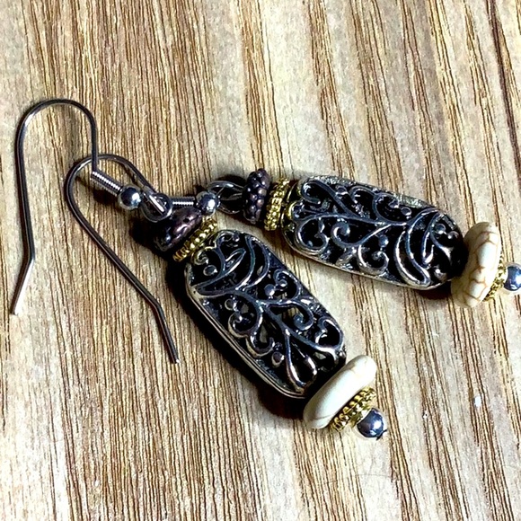 Natural Turquoise Decorative Earrings. - Picture 5 of 5